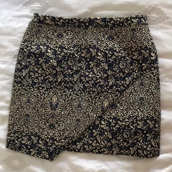 H&M detailed skirt - Picture 1 of 3